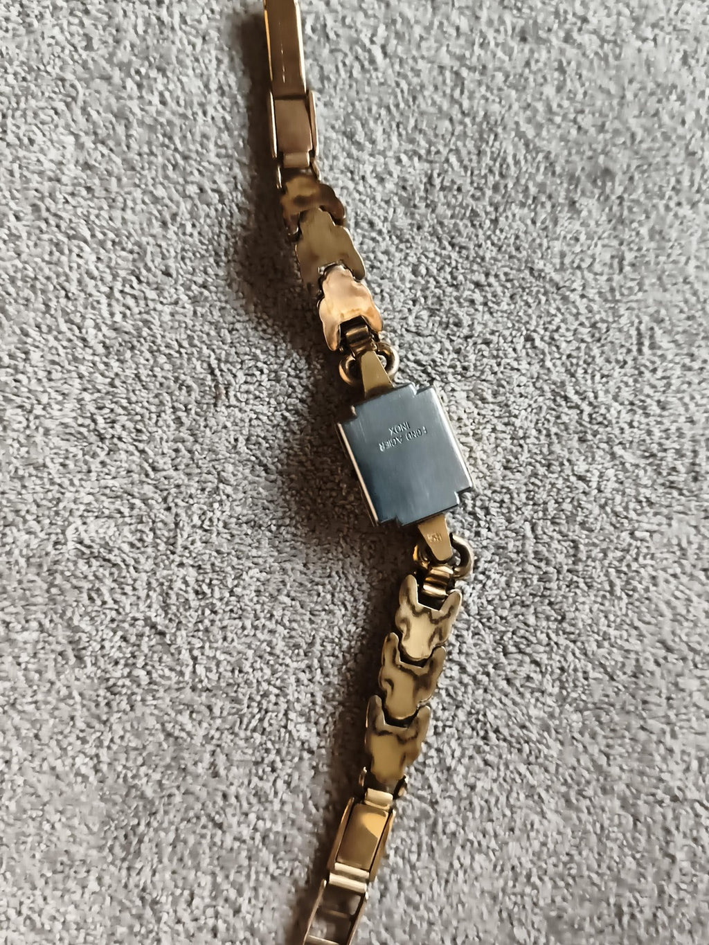Montre femme vintage Trib Swiss plaquée or carré, bracelet maillons dorés rétro
