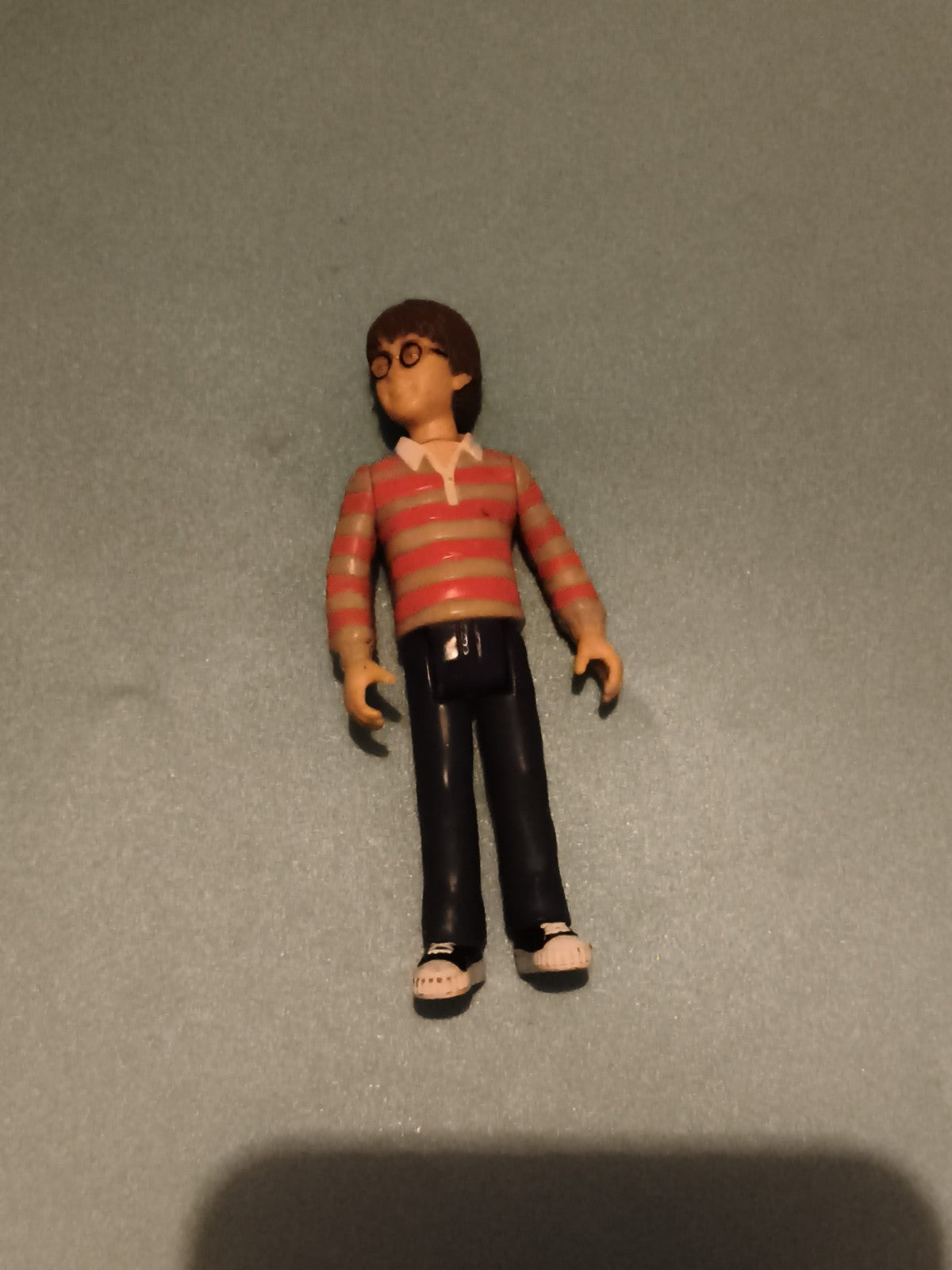 Figurine Harry Potter pull rayé rouge lunettes articulée jouet personnage film