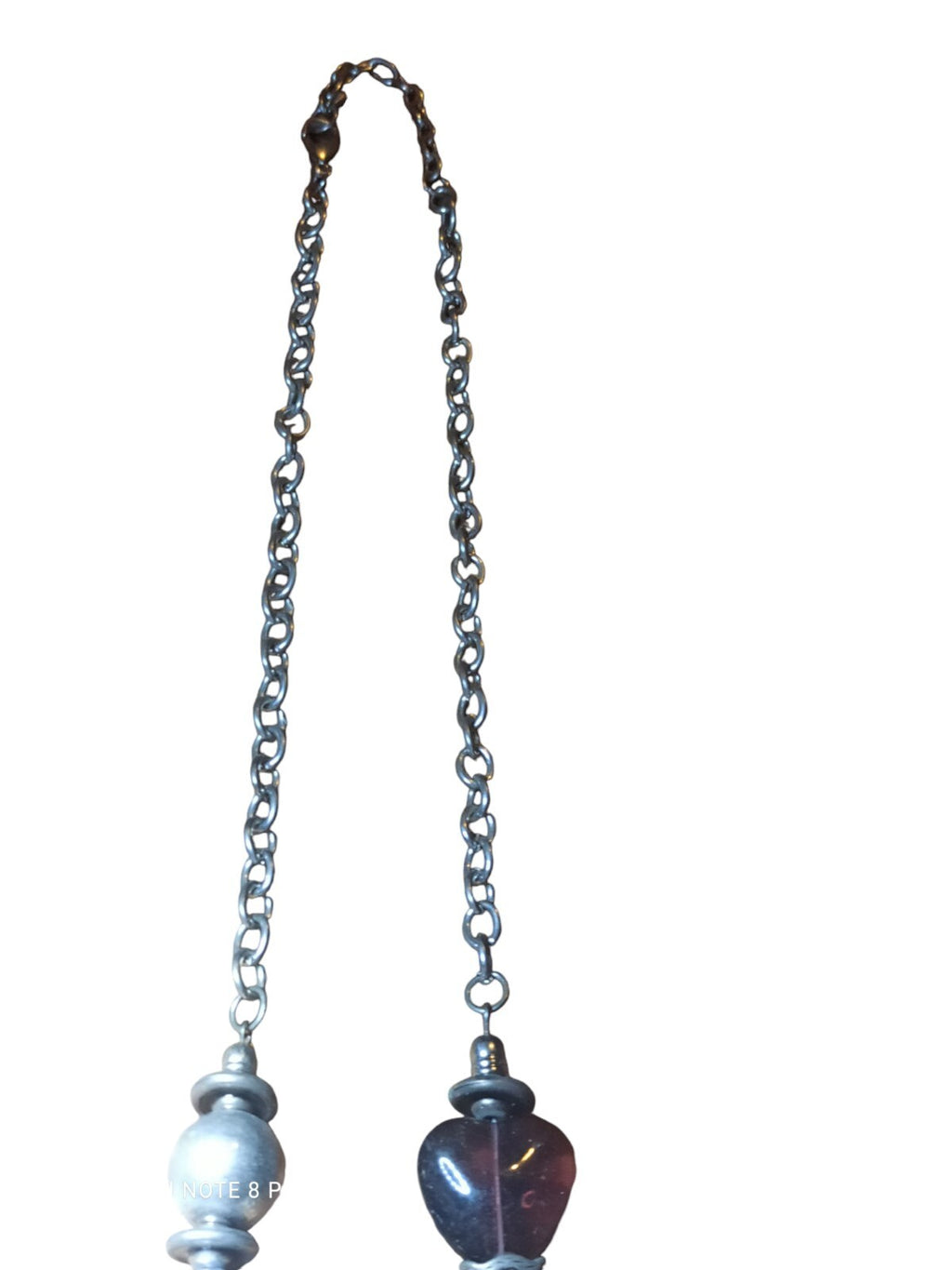 Collier vintage fantaisie métal argenté perles verre breloques cœur