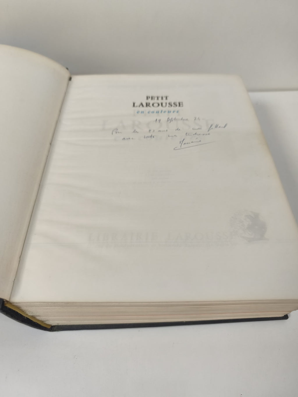 Ancien gros livre Larousse relié noir dictionnaire vintage collection