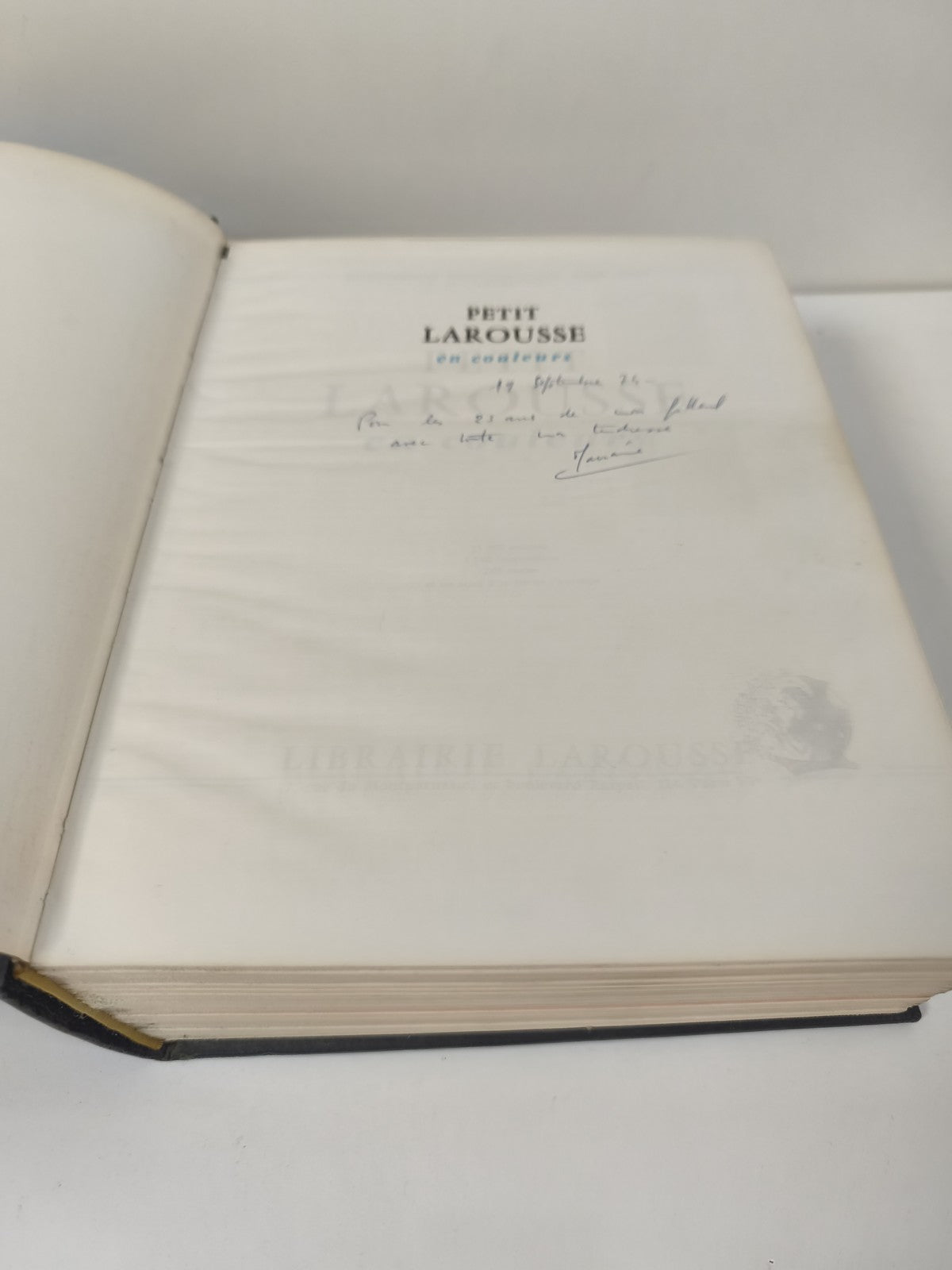 Ancien gros livre Larousse relié noir dictionnaire vintage collection