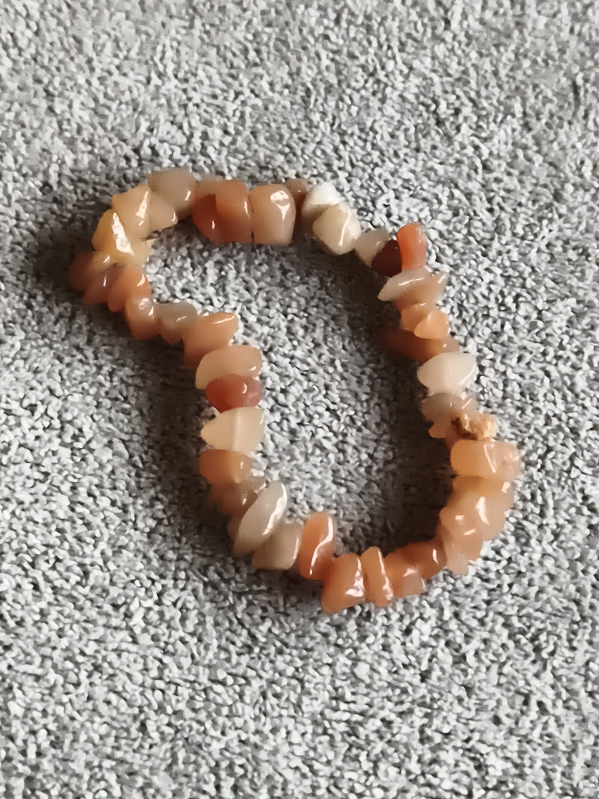 Bracelet chips pierres naturelles tons marron beige, bijou élastique minéraux