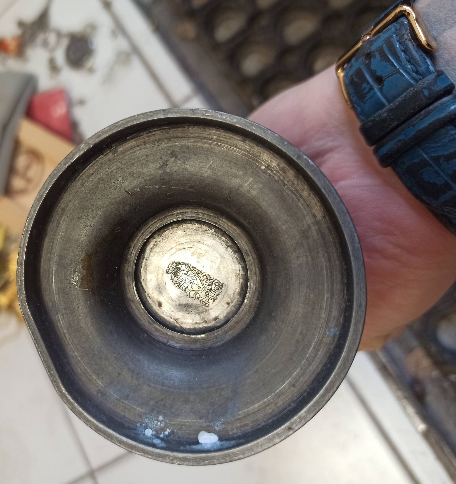 Vase soliflore ancien en fonte Bpeltros Metalars, style vintage déco