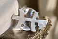 Pin's vintage hashtag # en métal argenté - design graphique années 90