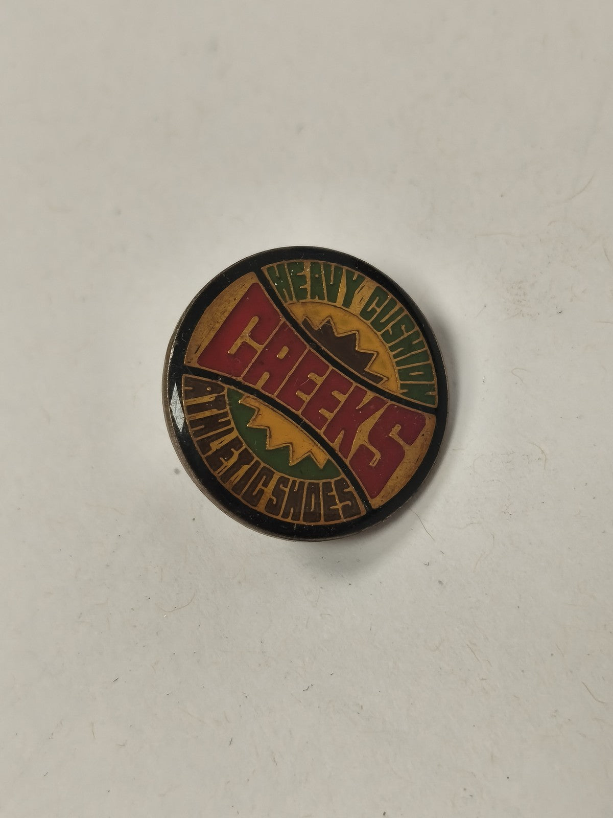 Pin's vintage Creeks ancien badge rétro années 90 collection mode streetwear