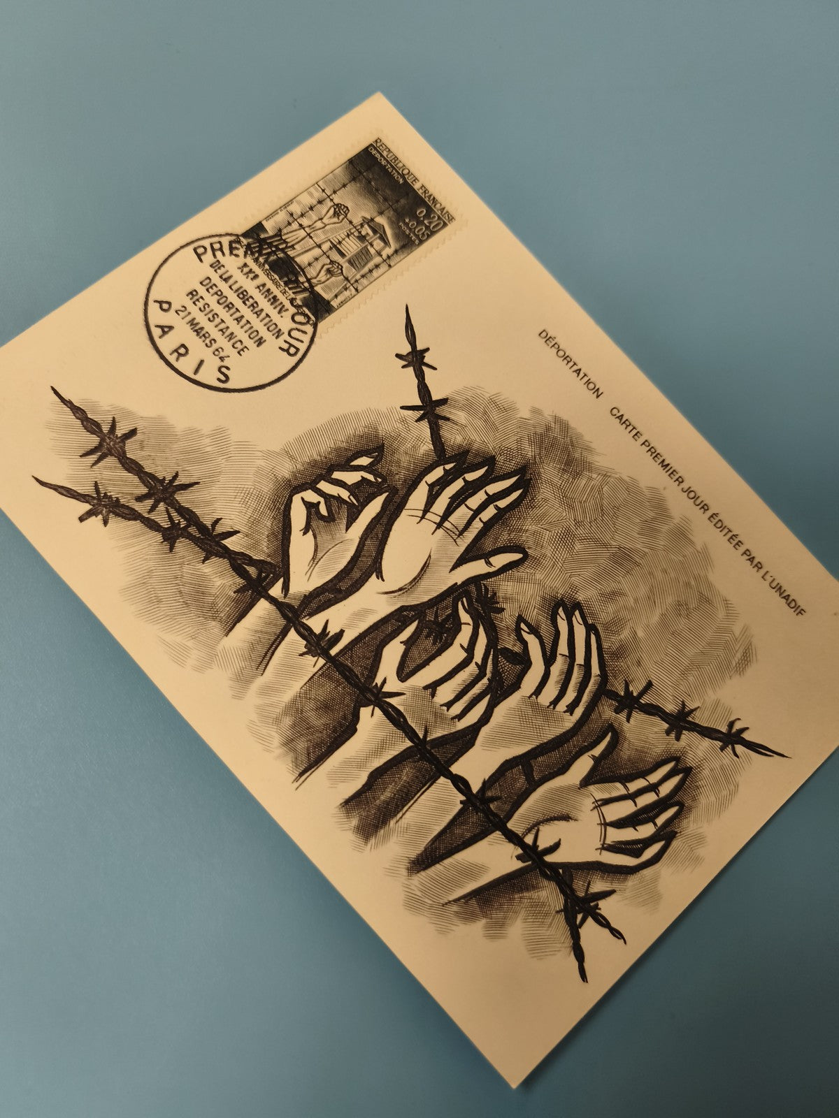 Enveloppe premier jour FDC Déportation oblitérée Paris illustration barbelés