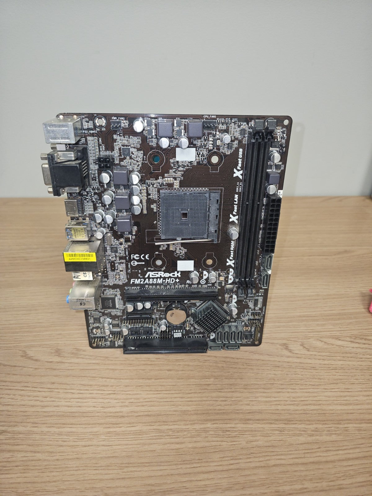 Carte mère ASRock FM2A88M-HD+  non testée en l'état