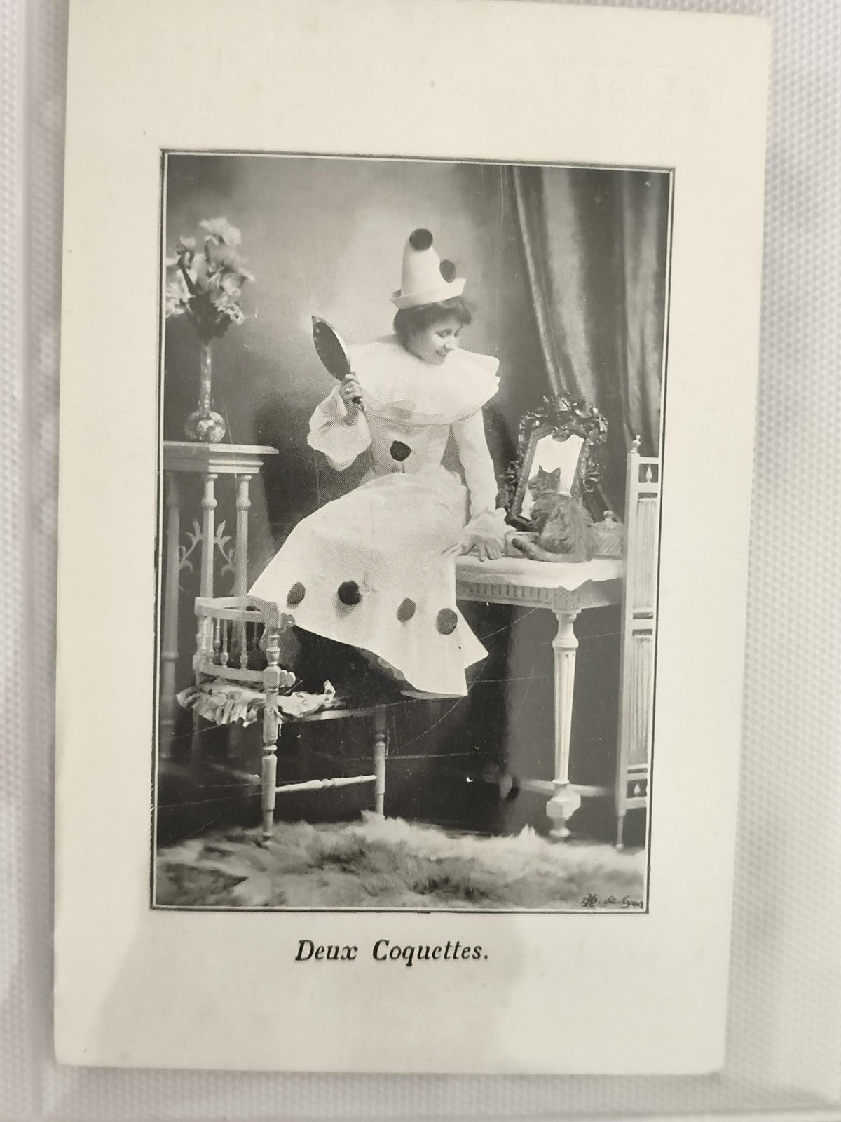 Carte postale ancienne Pierrot femme chat "Deux Coquettes" costume rétro