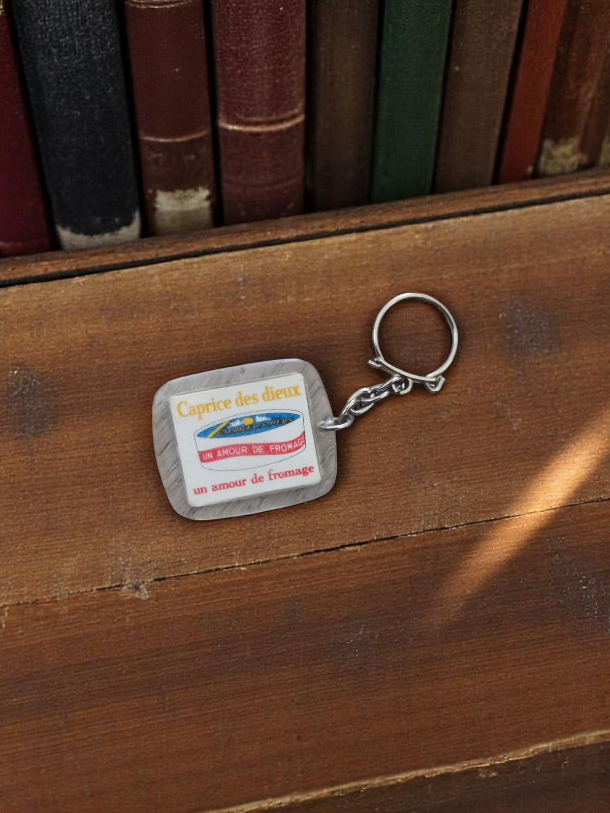 Porte-clés vintage Caprice des Dieux métal pub fromage rétro années 80