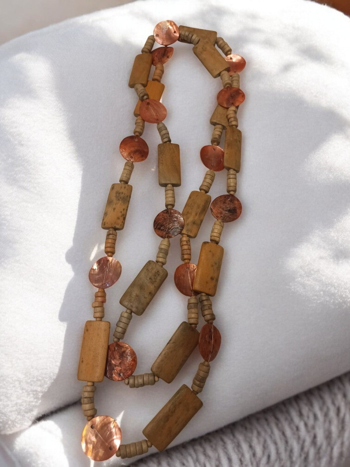 Collier ancien vintage perles fantaisie tons bois et ambre rétro original