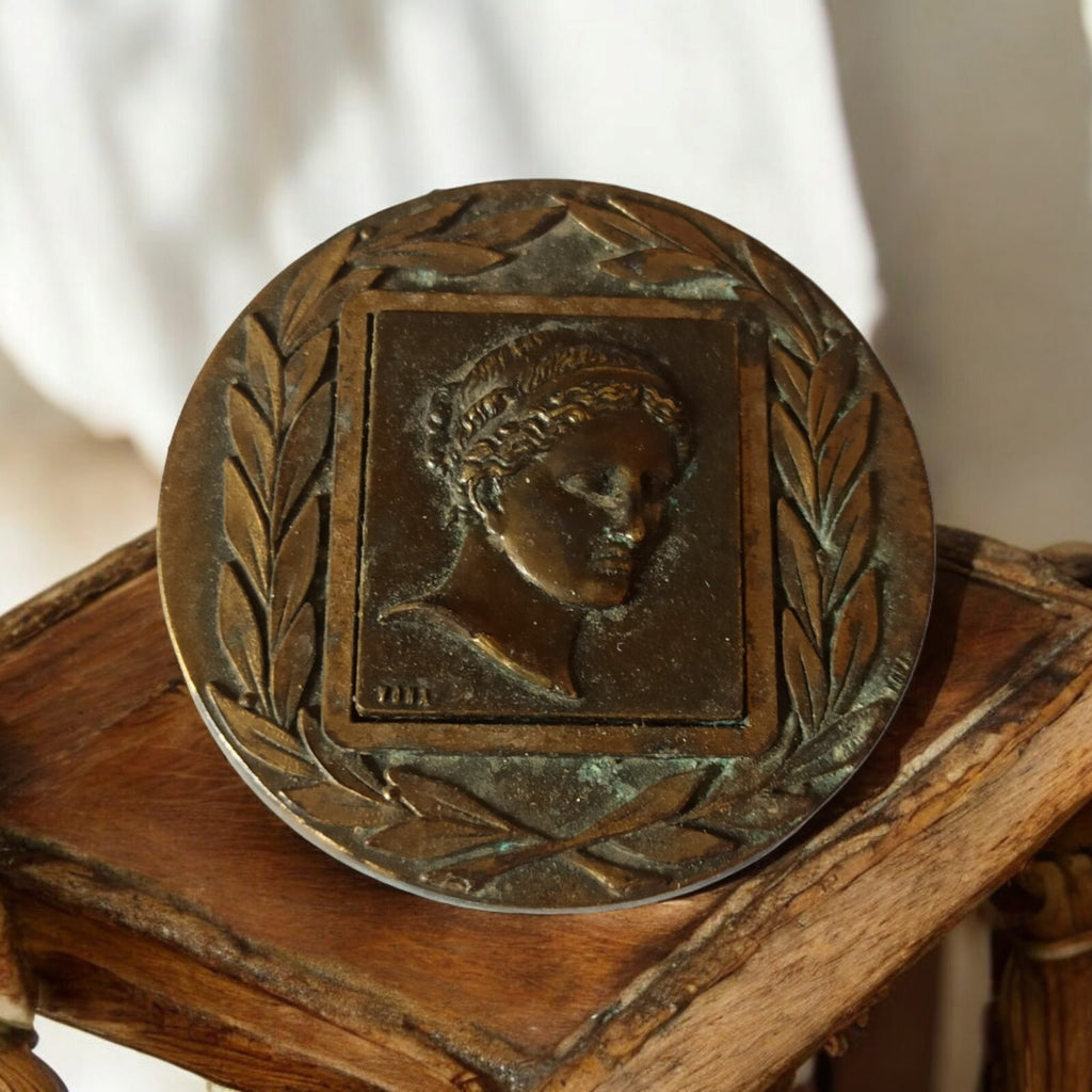 Médaille bronze Vona profil femme laurier offerte CH. E. Loo