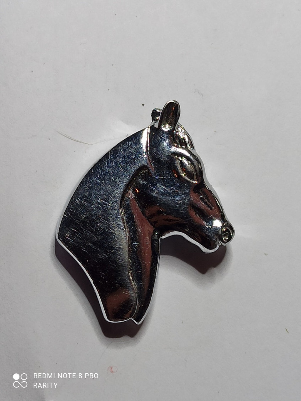 Pendentif cheval vintage finition argentée nacré bleu abalone rétro années 70
