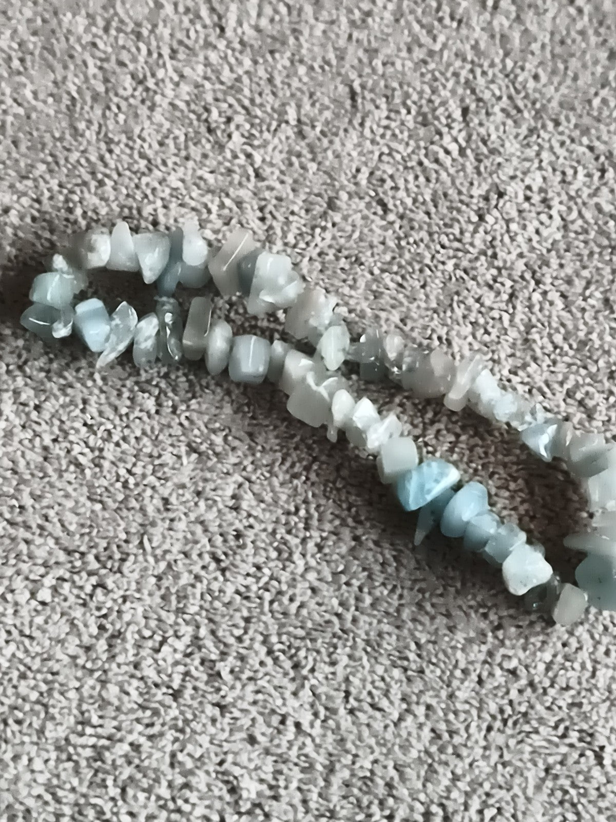 Bracelet pierres naturelles bleu gris, perles irrégulières, bijou minéral