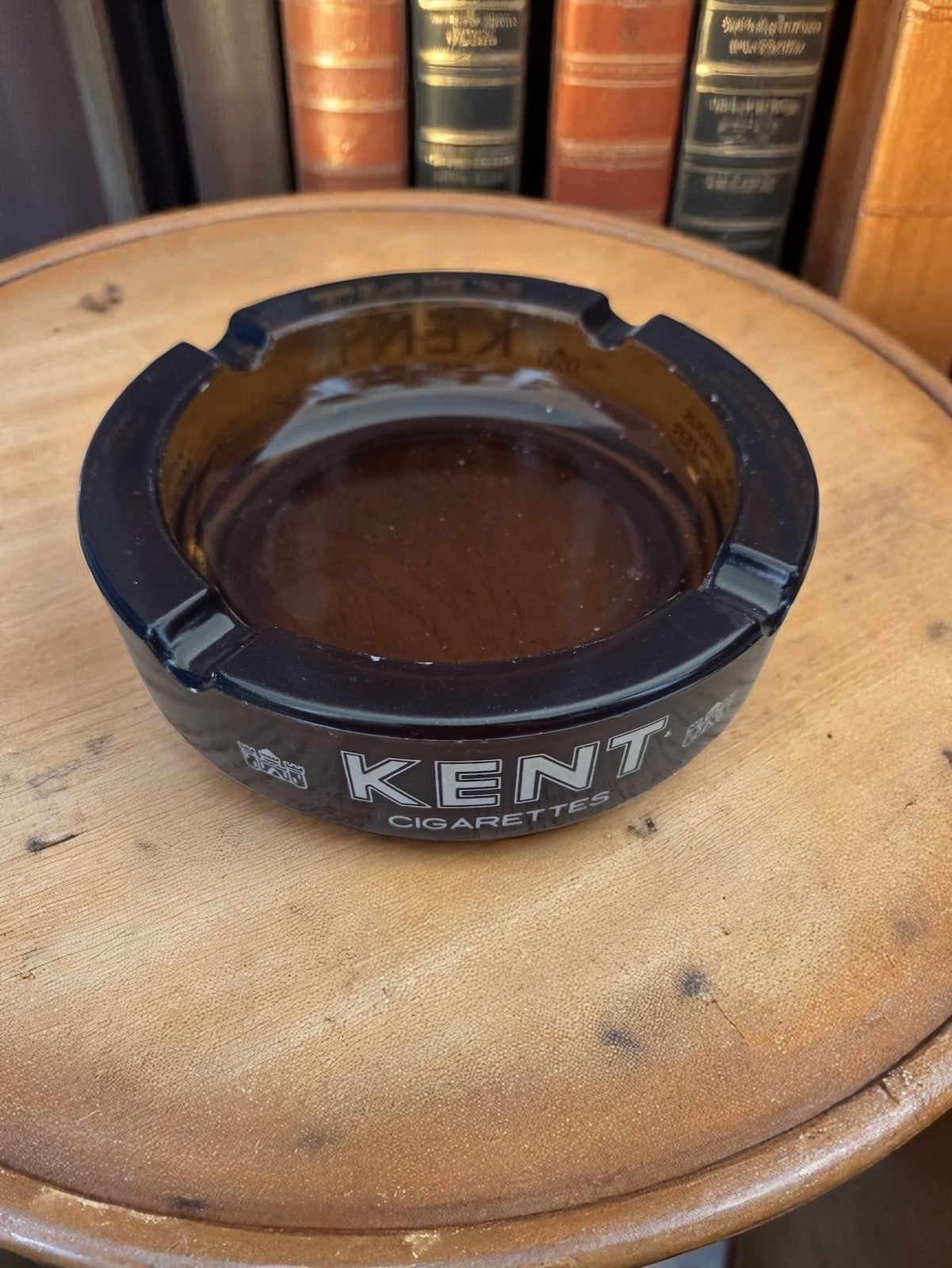 Cendrier publicitaire vintage Kent verre soufflé noir logo cigarettes