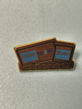 Vintage pin's publicitaire Tacotac jeu de loterie, bleu doré, 2 jeux en 1