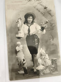 Carte postale ancienne CPA Les Statuettes photo actrice chapeau noir dédicacée
