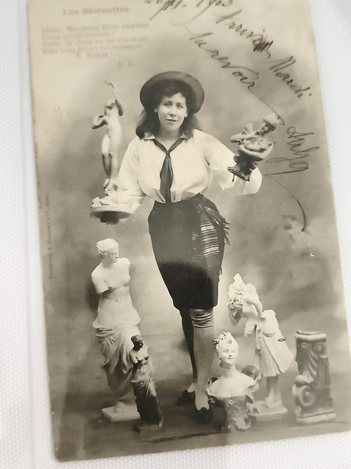 Carte postale ancienne CPA Les Statuettes photo actrice chapeau noir dédicacée