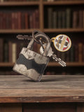 Cadenas ancien vintage aspect patiné avec clés et porte-clés rétro