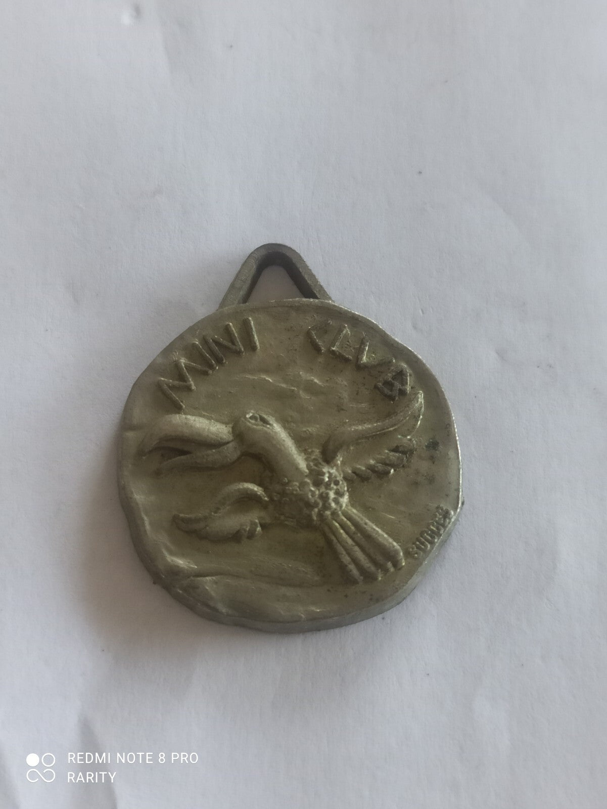 Médaille vintage Club Med MINI CLUB relief oiseau badge souvenir voyage