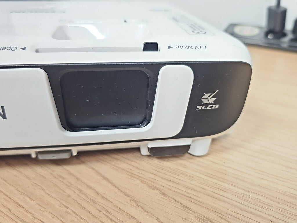 Projecteur EPSON 3LCD EB-W42 portable blanc, vidéoprojecteur HDMI