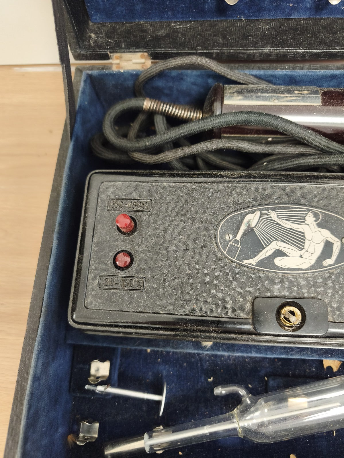 Ancien coffret électrique thérapie Rénovateur avec accessoires vintage
