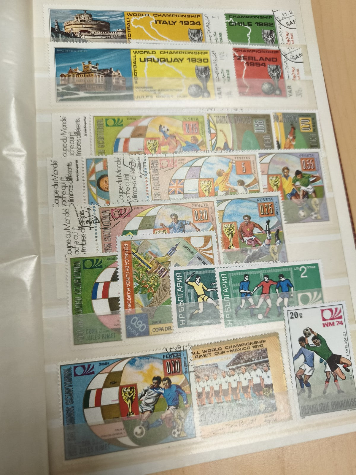 Lot timbres Coupe du Monde football pays divers philatélie sports