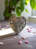 Pendentif cœur vintage métal années 50, motif panier fleuri, rétro ancien