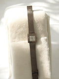 Montre femme vintage cadran carré aspect métal rétro à remonter déco ancien