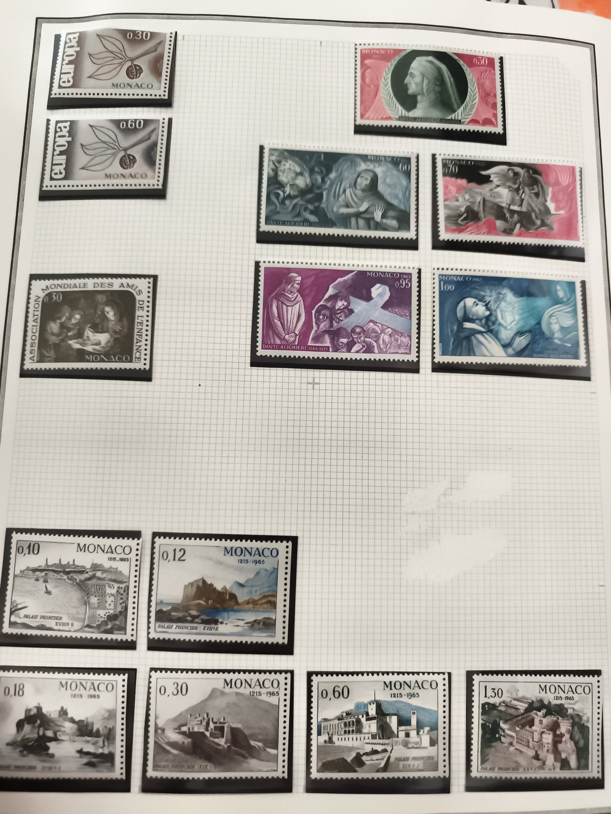 Timbres Monaco thématiques arts monuments lot philatélie oblitérés neufs
