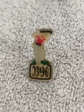 Pin's vintage golf B&HG joueur rouge badge ancien sport (Ref 4)