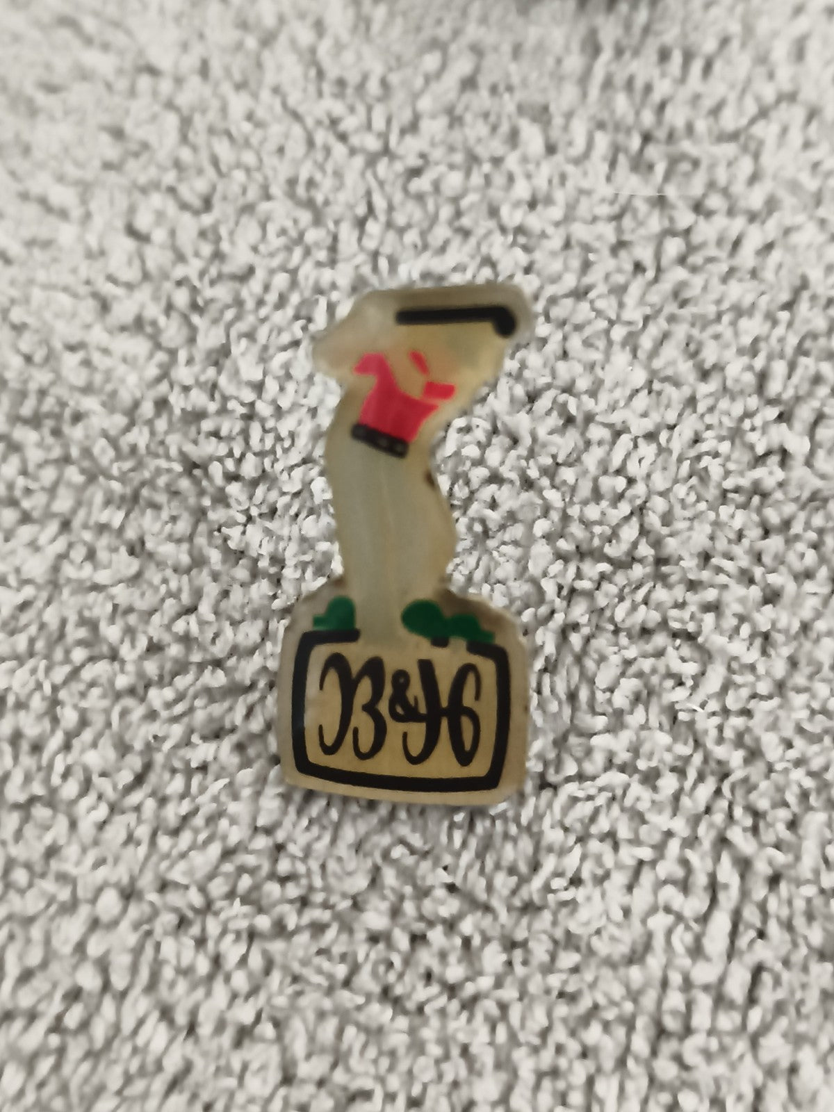 Pin's vintage golf B&HG joueur rouge badge ancien sport (Ref 4)