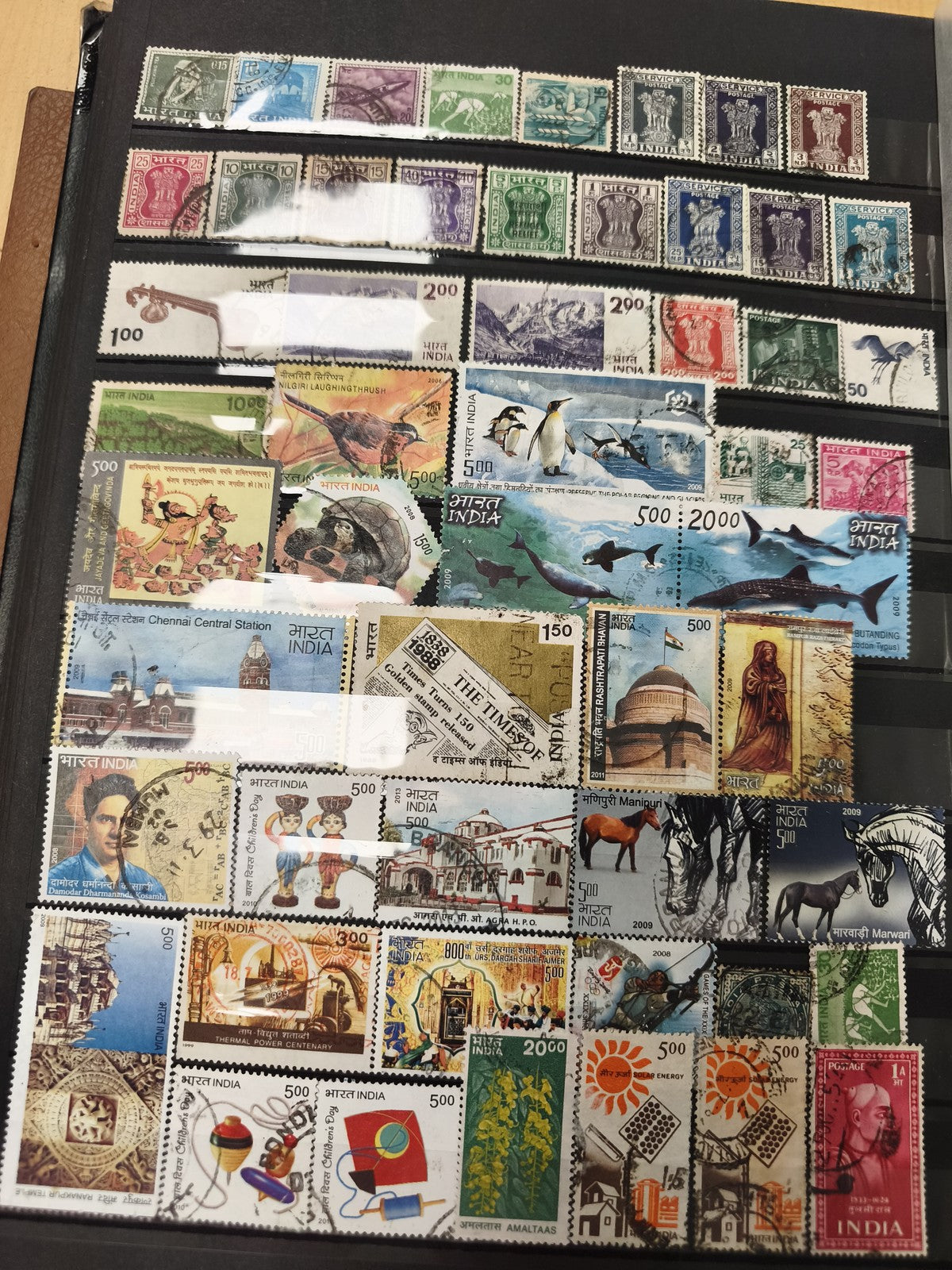 Lot de timbres Inde multicolores, motifs variés animaux, monuments, usagés