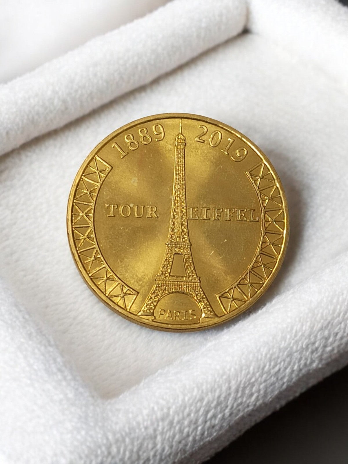 Médaille souvenir Tour Eiffel Paris 1889-2019 rétro pièce dorée d'occasion