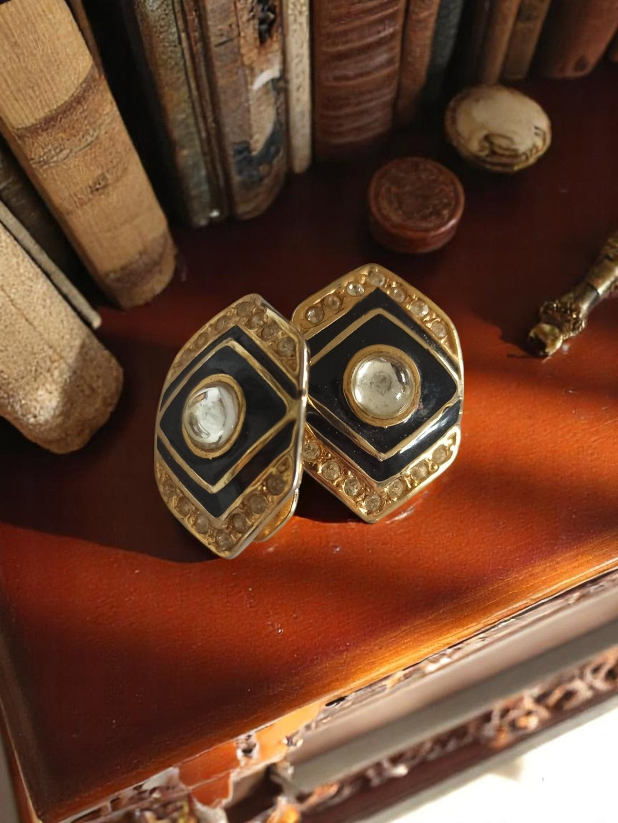 Boucles d’oreilles vintage fantaisie noir doré géométriques années 80 rétro