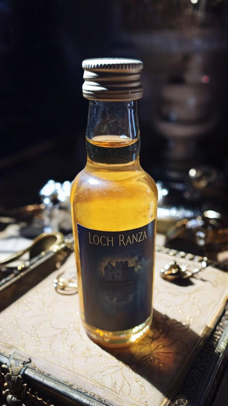 Mini bouteille whisky Loch Ranza vintage, étiquette château, édition ancienne