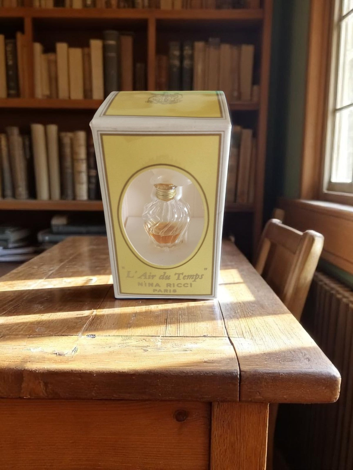Miniature parfum L'Air du Temps Nina Ricci vintage en boîte rétro Paris