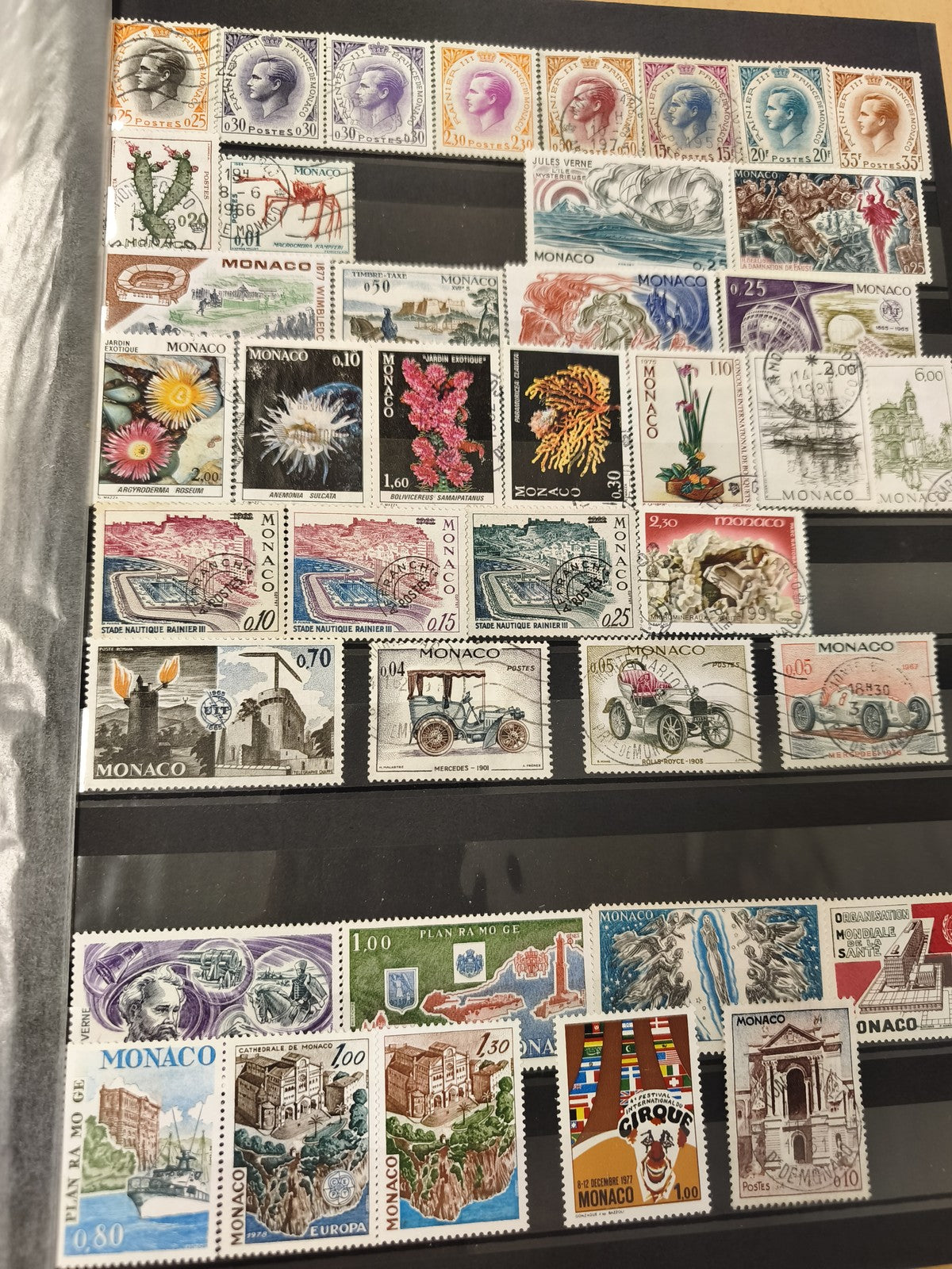 Lot de timbres Monaco multicolores fleurs autos paysages oblitéré/neuf (support