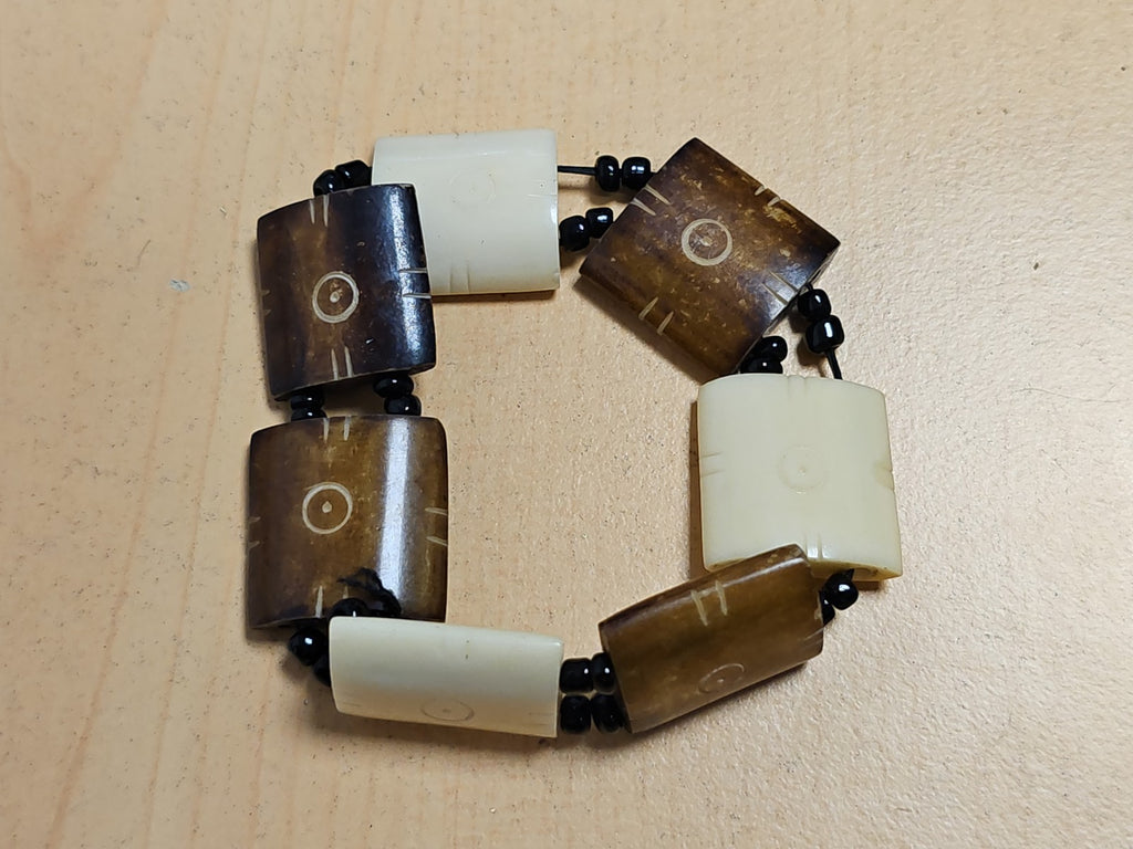 Bracelet vintage ancien ethnique en bois et os, bijou artisanal rétro collection
