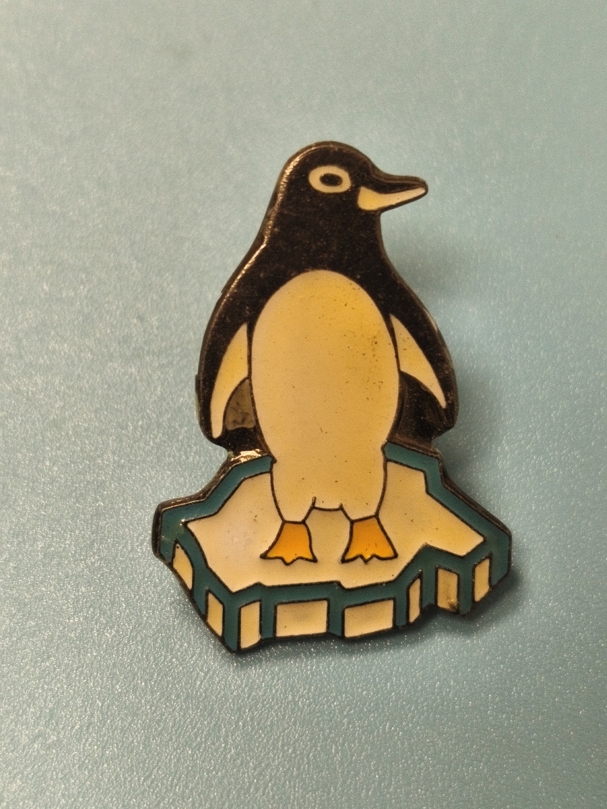 Vintage pin's pingouin sur banquise émaillé, badge ancien collection