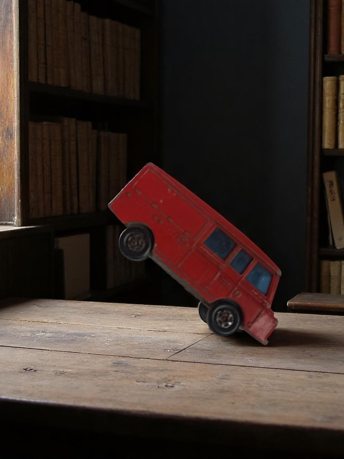Véhicule miniature Matchbox ancien rouge, vintage rétro, métal, utilitaire