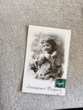 Carte postale ancienne Joyeuses Pâques fillette œufs fleurs CPA