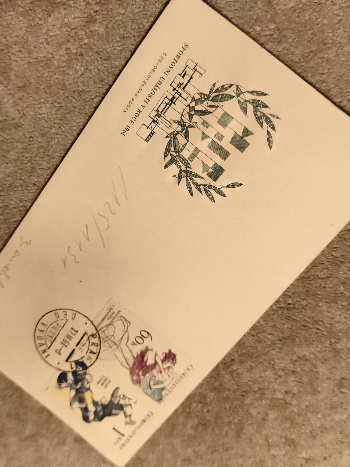 Carte postale oblitérée Sportovni Udolosti 1961 timbre Tchécoslovaquie philatéli