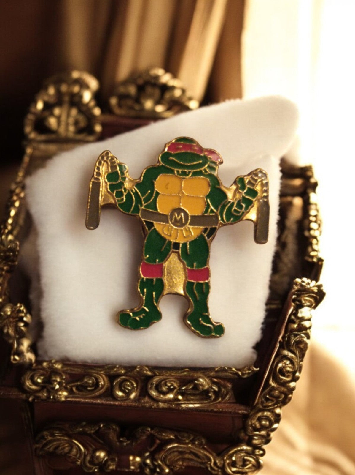 Pin's vintage Tortues Ninja TMNT années 90 émaillé vert jaune accessoire rétro