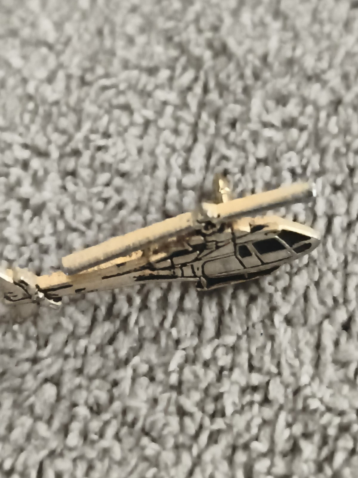 Pin's vintage hélicoptère aspect doré aviation (Ref 10)