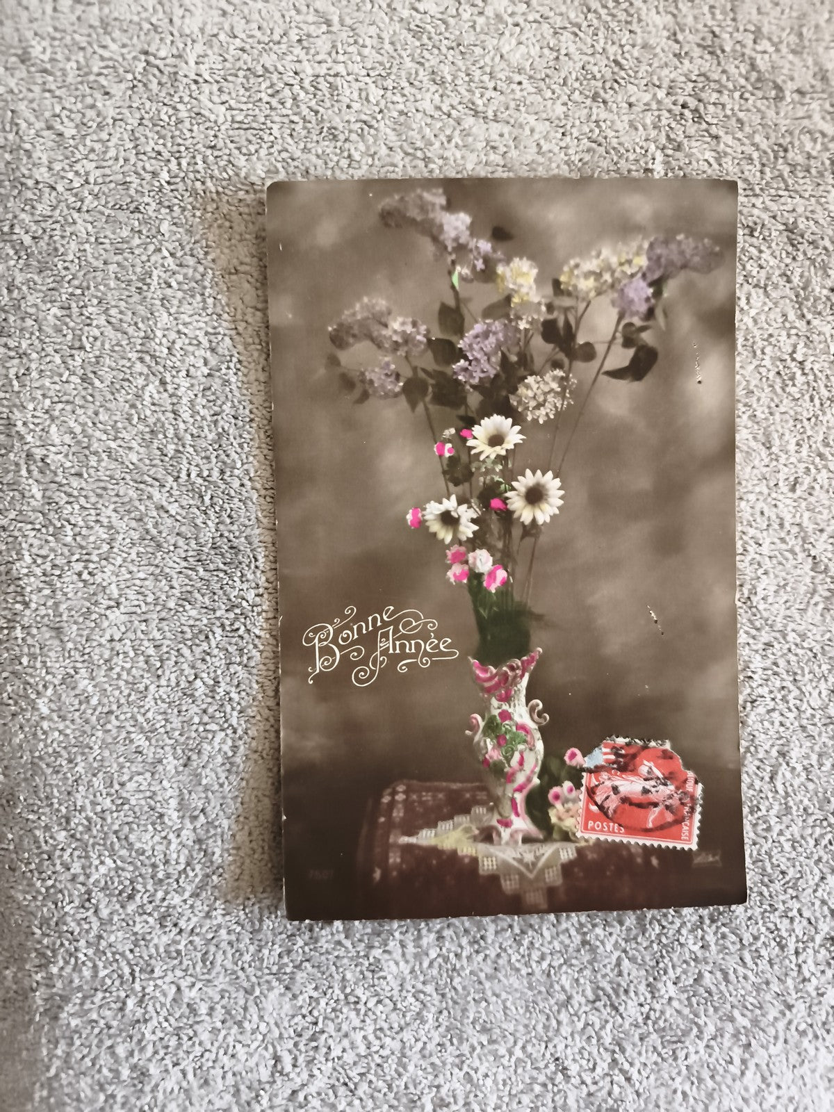 Carte postale Bonne Année fleurs vase colorisées timbre CPA