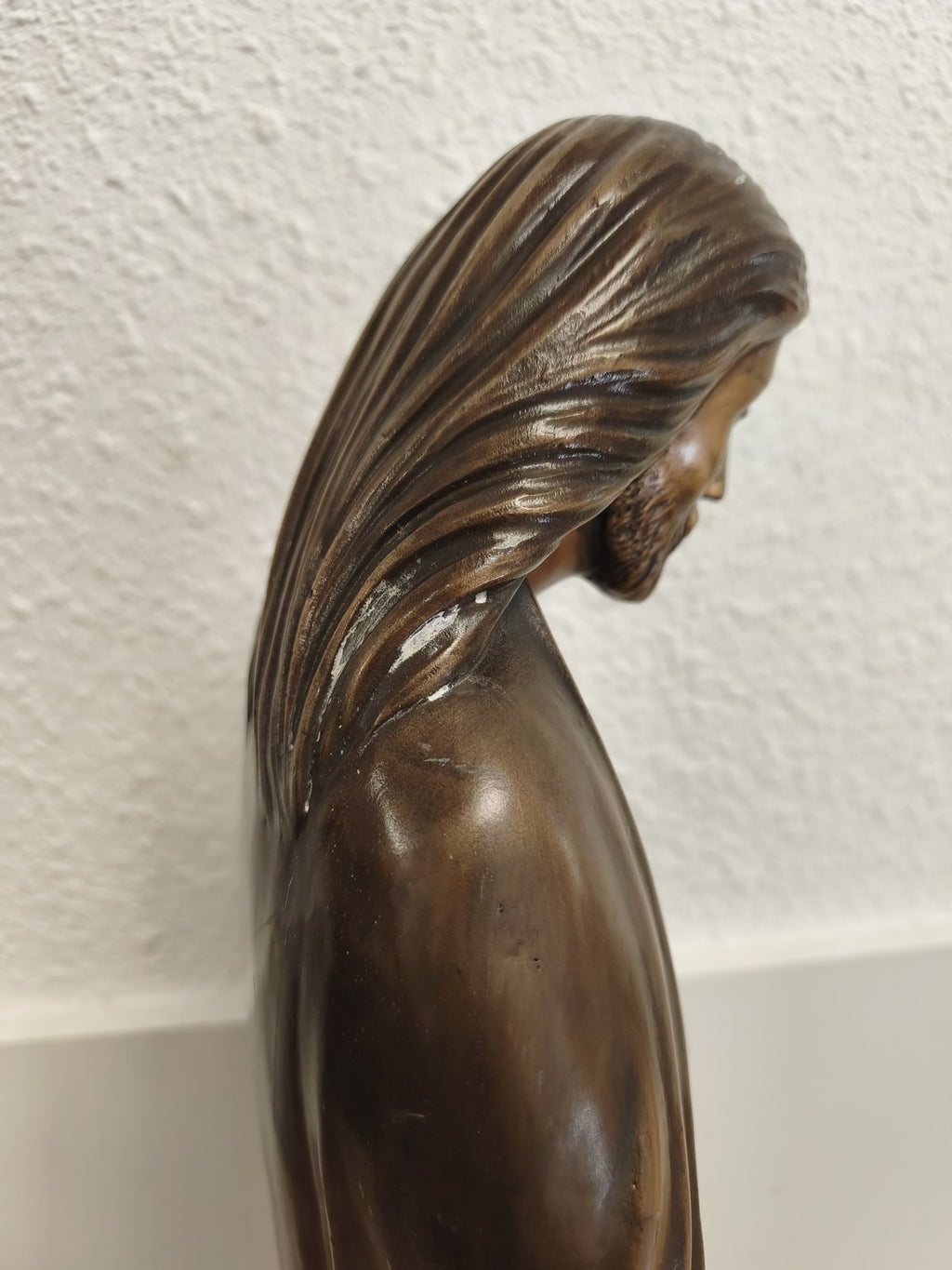 Importante statue du Christ Jésus en bronze creux, patine brune, mains ouvertes