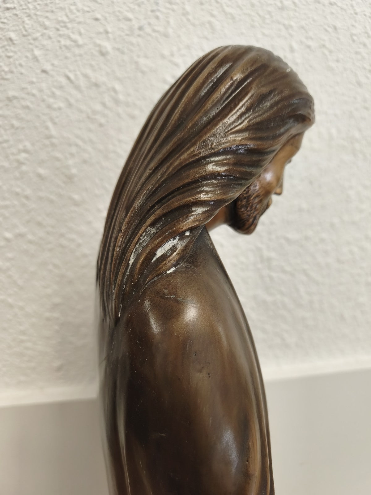 Importante statue du Christ Jésus en bronze creux, patine brune, mains ouvertes