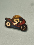 Vintage pin's moto ELF coureur années 80 racing collection sport (Ref 1)