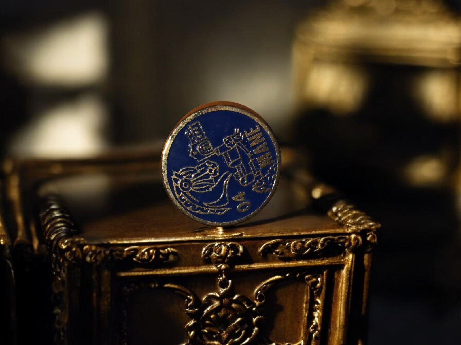 Pin's vintage 40 Mane émaillé bleu doré rare badge rond 04