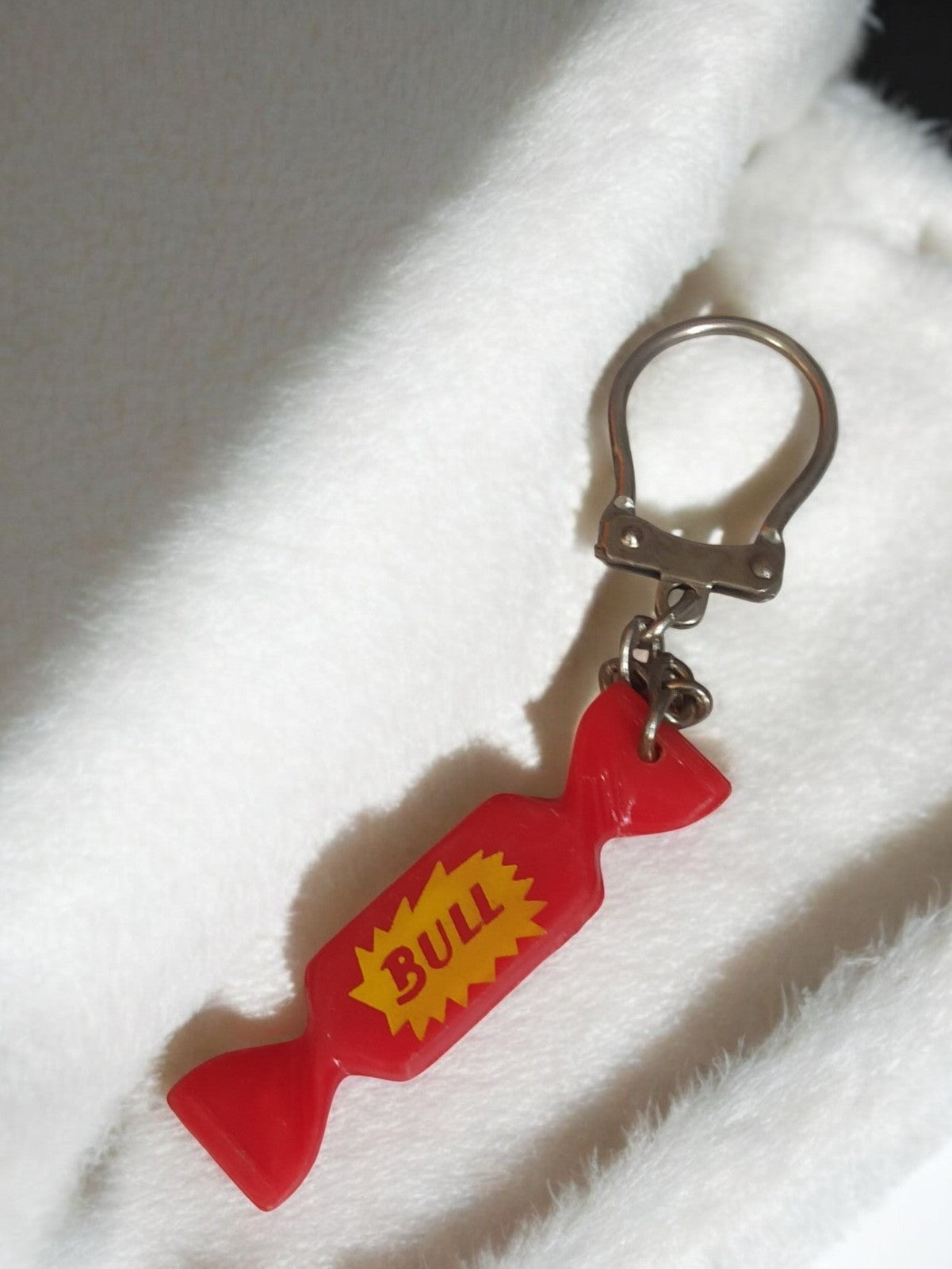 Porte-clés ancien Bull bonbon rouge rétro vintage publicité années 70